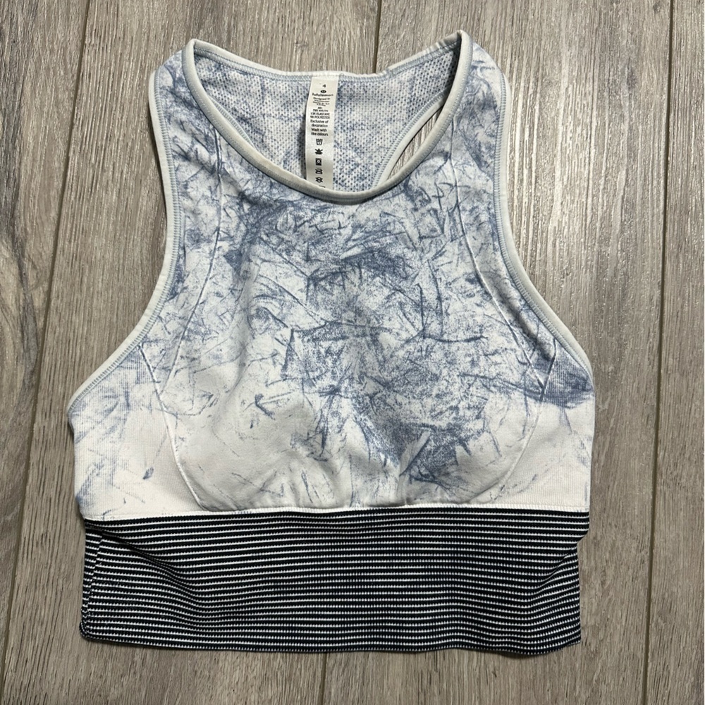Lululemon Ebb to Train Bra Size 4 NWOT